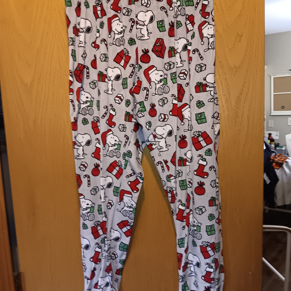 Womens Size Large, Peanuts Pajama Bottoms - Red, Green, and White